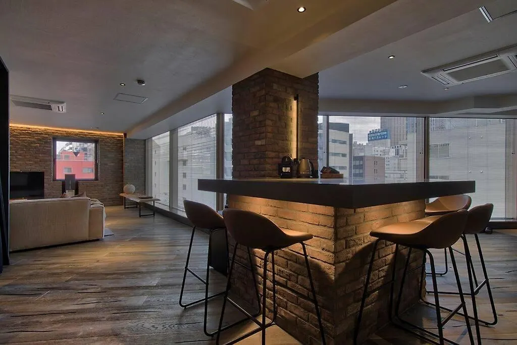 Spacious Yokohama Penthouse, Two Bedroom 110M2 Japon