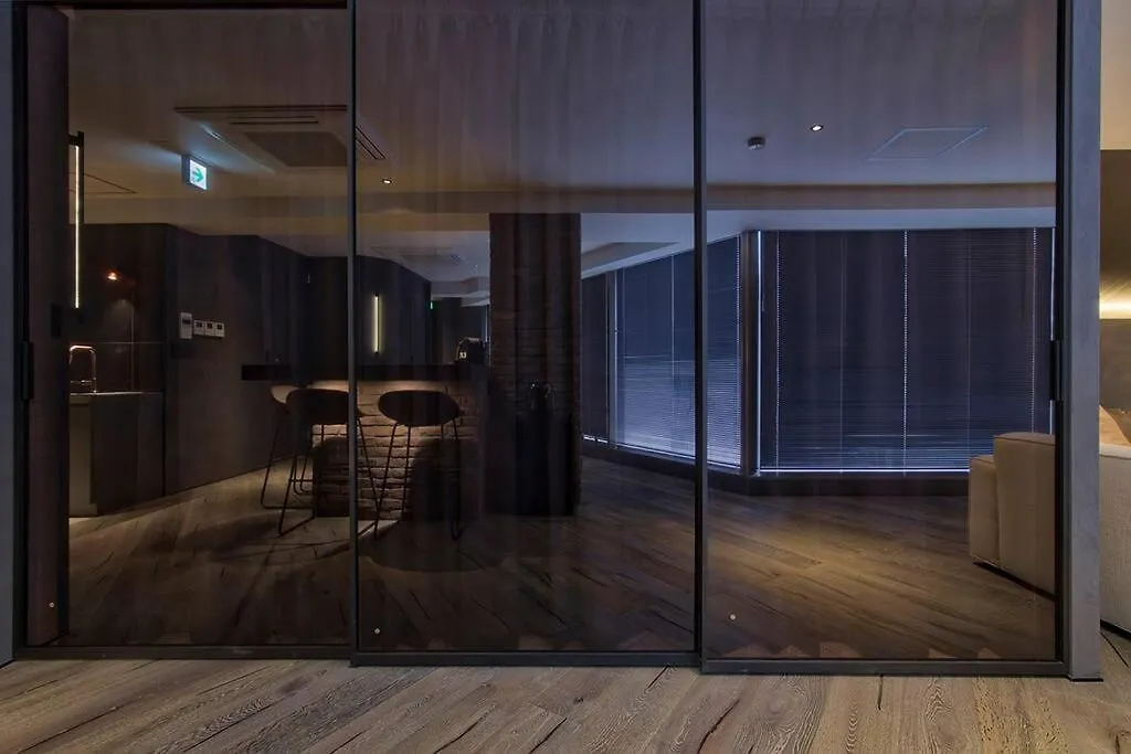 Spacious Yokohama Penthouse, Two Bedroom 110M2 Appartement