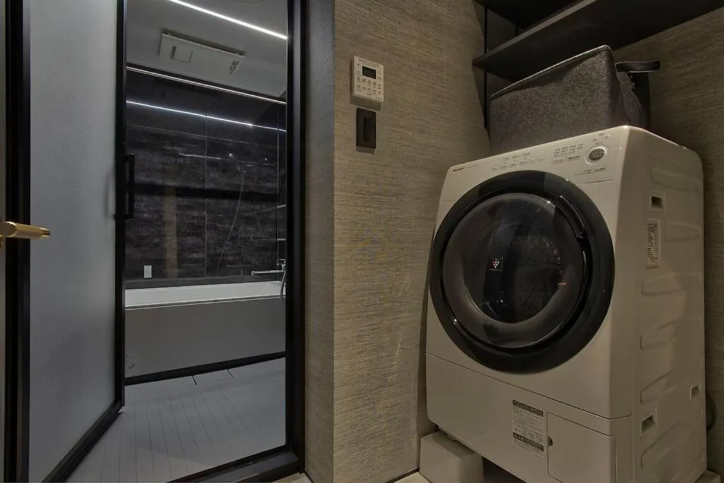 Spacious Yokohama Penthouse, Two Bedroom 110M2 Yokohama (Kanagawa)